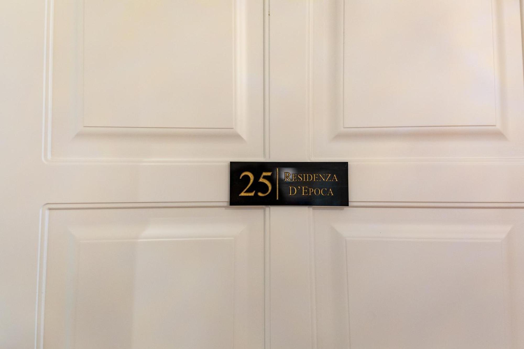 Residenza D'Epoca Palazzo Salviati Quaratesi Hotel ฟลอเรนซ์ ภายนอก รูปภาพ